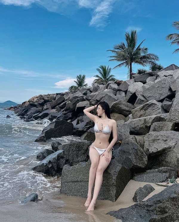 Ảnh tiktoker Linh Linh bikini 10