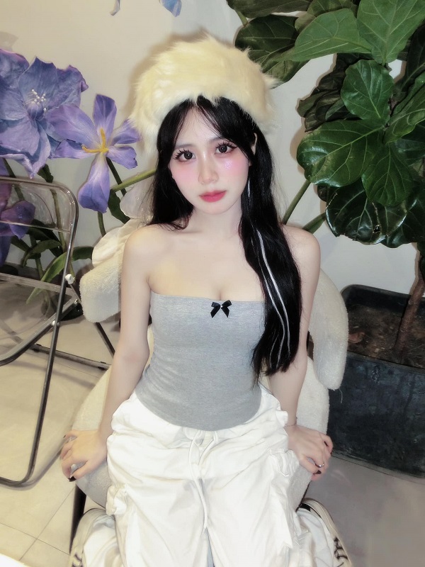 Ảnh tiktoker Linh Tít sexy 3