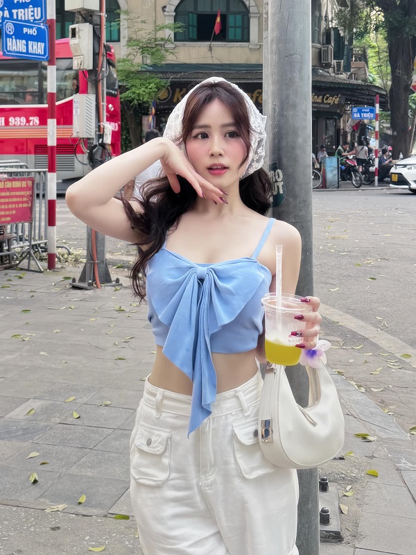 Ảnh tiktoker Linh Tít sexy 19