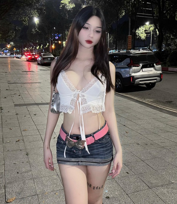 Ảnh tiktoker Thảo Linh sexy 16