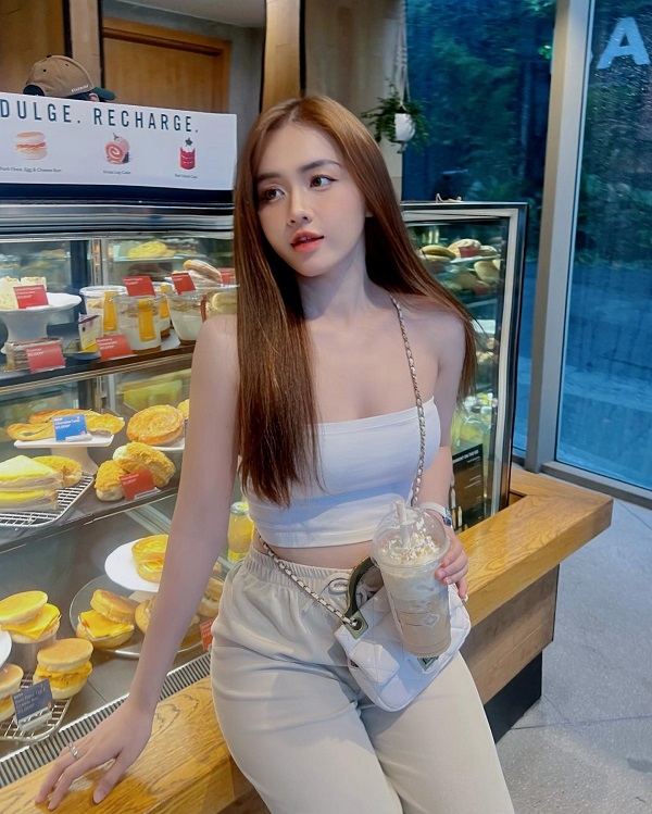 Ảnh hotgirl Hạnh Lê sexy gợi cảm  21