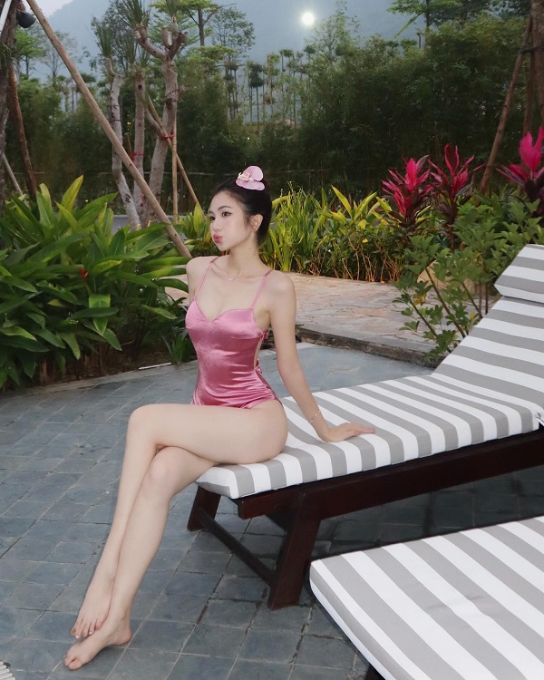 Ảnh hotgirl Vũ Phương Anh bikini 11