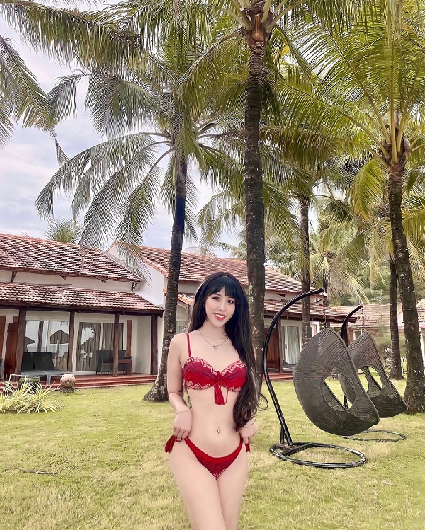 Ảnh Nguyễn Ngọc Thiên Thuỳ bikini 3