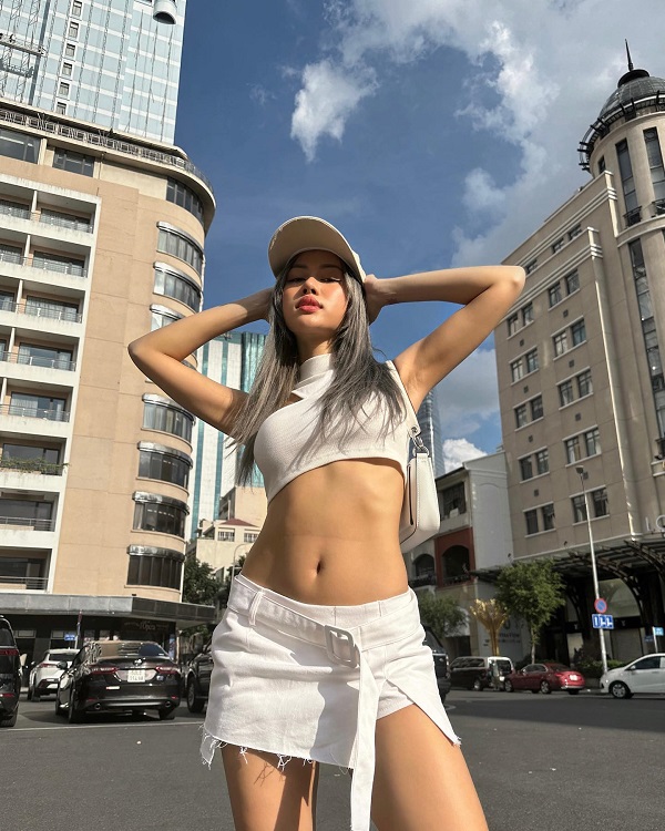 Ảnh tiktoker Phạm Mỹ Linh sexy 17