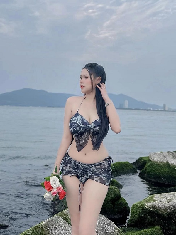 Ảnh Trần Nguyễn Tường Ngân bikini 10