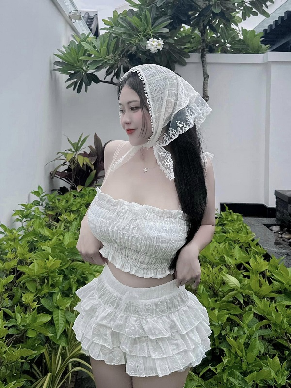 Ảnh Trần Nguyễn Tường Ngân sexy 16