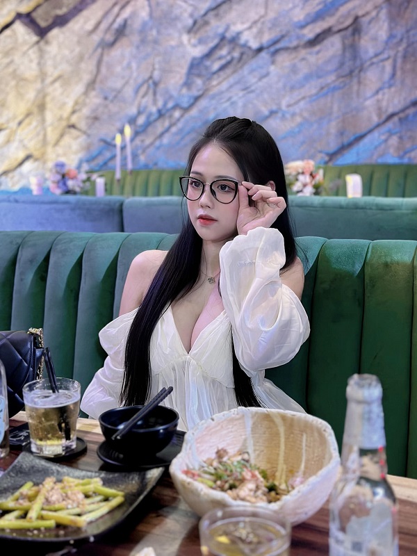 Ảnh Trần Nguyễn Tường Ngân sexy 18